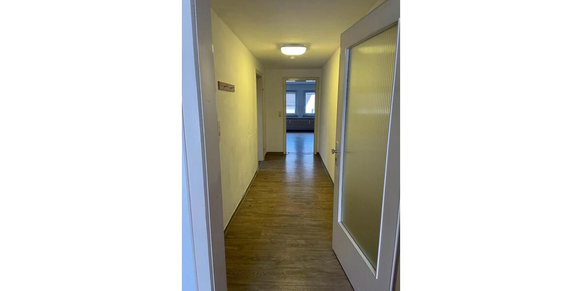 1 12 Zimmer Wohnung in Giengen an der Brenz zu vermieten. 1 zimmer