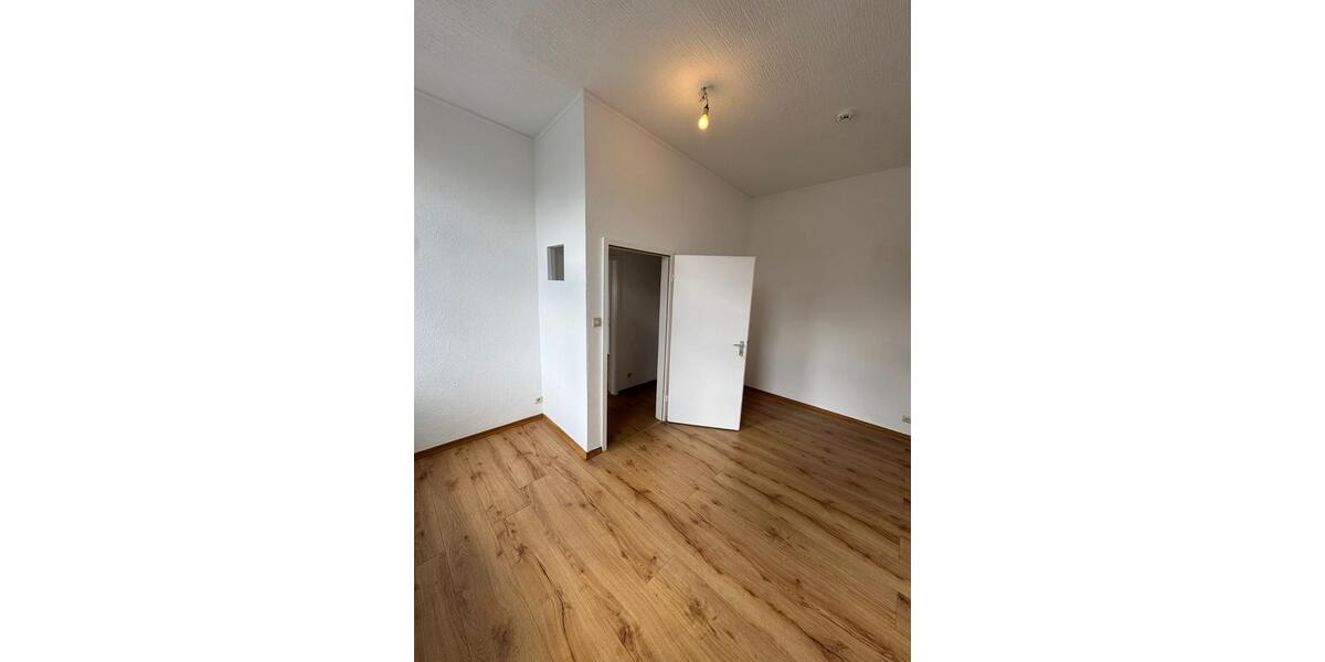 Renovierte Frauen - WG · All-Inclusive Miete · Top-Lage ab 01.11. zimmer