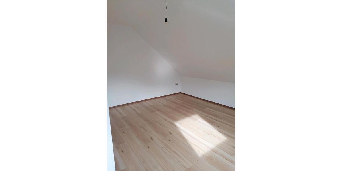 Dachgeschoßwohnung Saterland - 4 Zimmer, 84 m&sup2;, 707&euro; | Angebot:24868490
