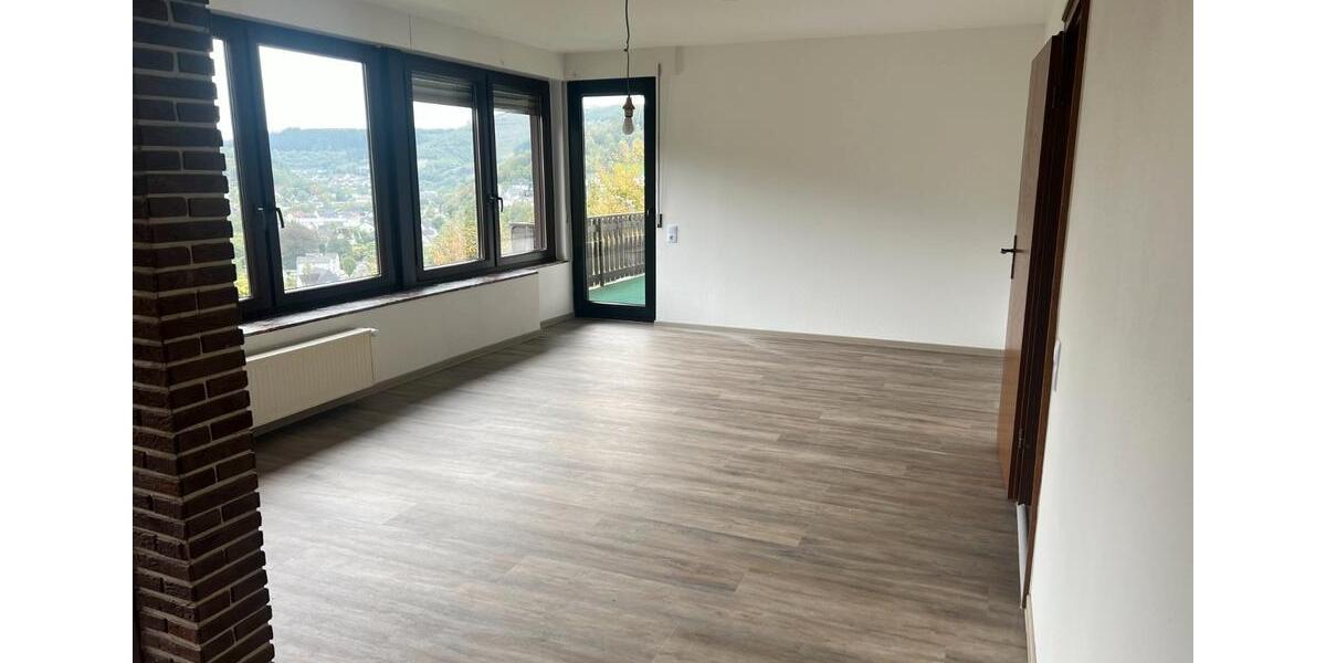 Erdgeschoßwohnung Lennestadt - 4 Zimmer, 110 m&sup2;, 890&euro; | Angebot:26635689