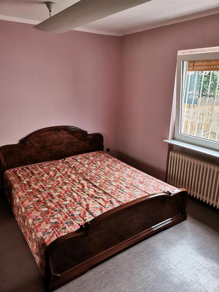 Möbliertes Zimmer