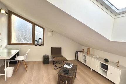 Möbliertes WG-Zimmer, Praktikantenzimmer Böblingen Hulb Sifi 4 zimmer