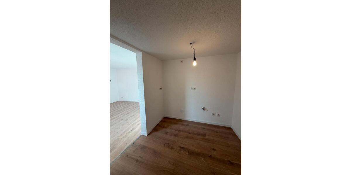 Etagenwohnung Schiffweiler - 1 Zimmer, 4 m&sup2;, 500&euro; | Angebot:26086376