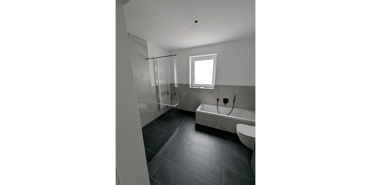 Erdgeschoßwohnung Bad Wurzach - 4 Zimmer, 97 m&sup2;, 1.200&euro; | Angebot:25636808