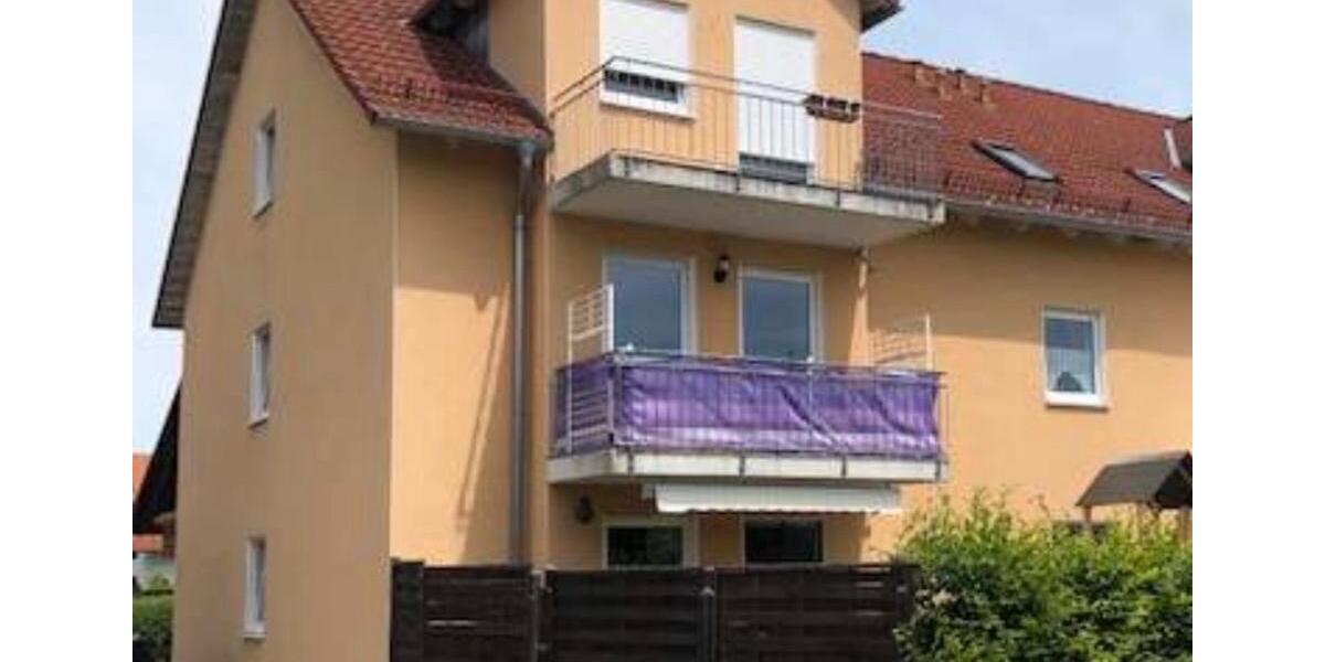 Dachgeschoßwohnung Pfreimd - 5 Zimmer, 94 m&sup2;, 700&euro; | Angebot:25043773