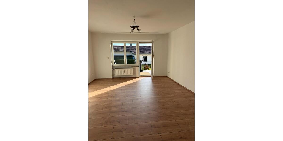 Terrassenwohnung Laaber - 3 Zimmer, 95 m&sup2;, 1.000&euro; | Angebot:25980133