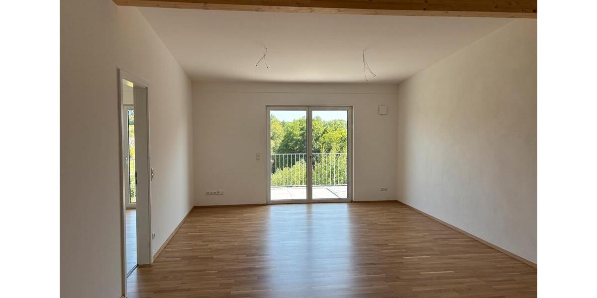 Dachgeschoßwohnung Tiefenbach - 2 Zimmer, 83 m&sup2;, 835&euro; | Angebot:26446476