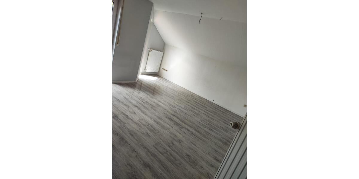 Dachgeschoßwohnung Bösel - 3 Zimmer, 82 m&sup2;, 790&euro; | Angebot:26604208