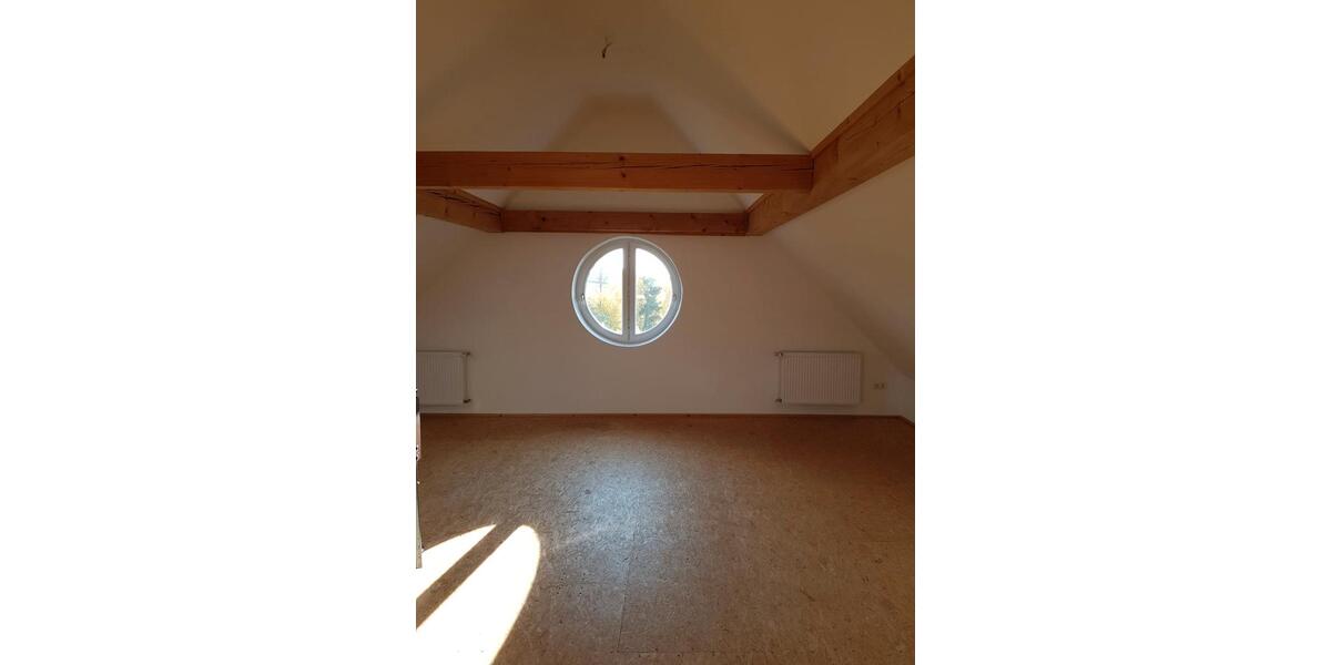 Einfamilienhaus Vohenstrauß - 7 Zimmer, 220 m&sup2;, 1.800&euro; | Angebot:26408409
