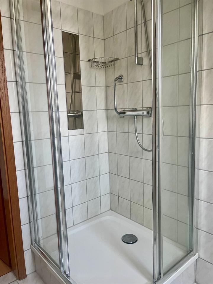 1-Zimmer Dachgeschoßwohnung mit Tageslichtbad und Abstellraum