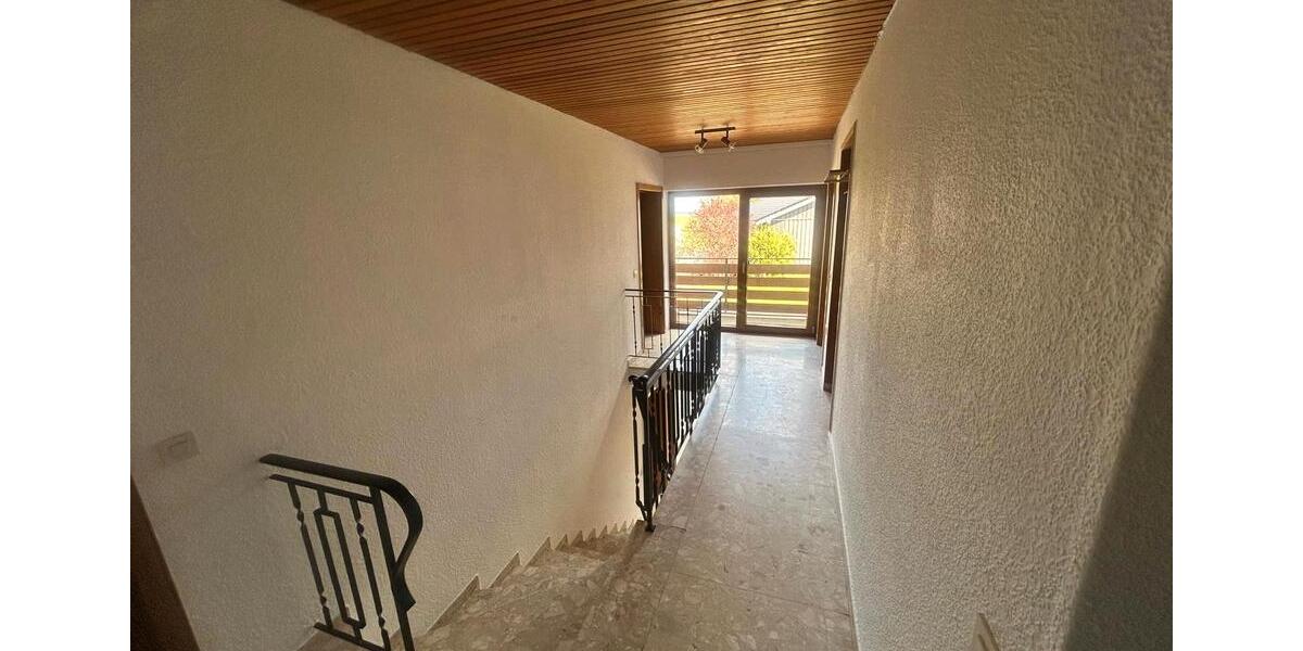 Etagenwohnung Rittersdorf - 4 Zimmer, 158 m&sup2;, 1.000&euro; | Angebot:26612486