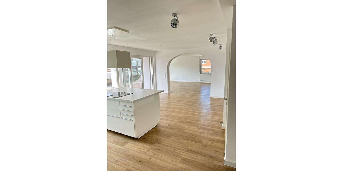 Etagenwohnung Delligsen - 3 Zimmer, 154 m&sup2;, 1.120&euro; | Angebot:26071399