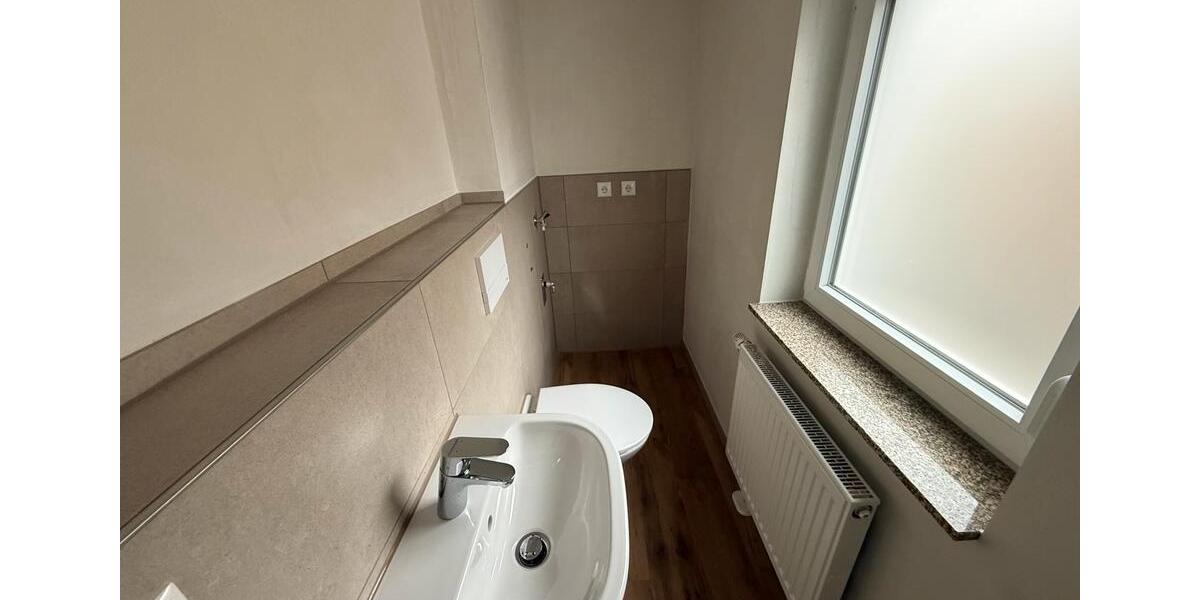 Kernsaniertes Einfamilienhaus zur Miete in Großen-Buseck 4.5 zimmer