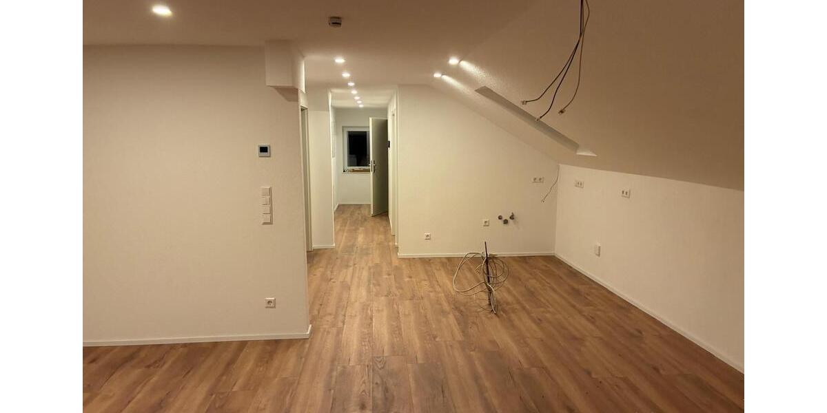 Dachgeschoßwohnung Lörrach Brombach - 3 Zimmer, 74 m&sup2;, 1.380&euro; | Angebot:25844602