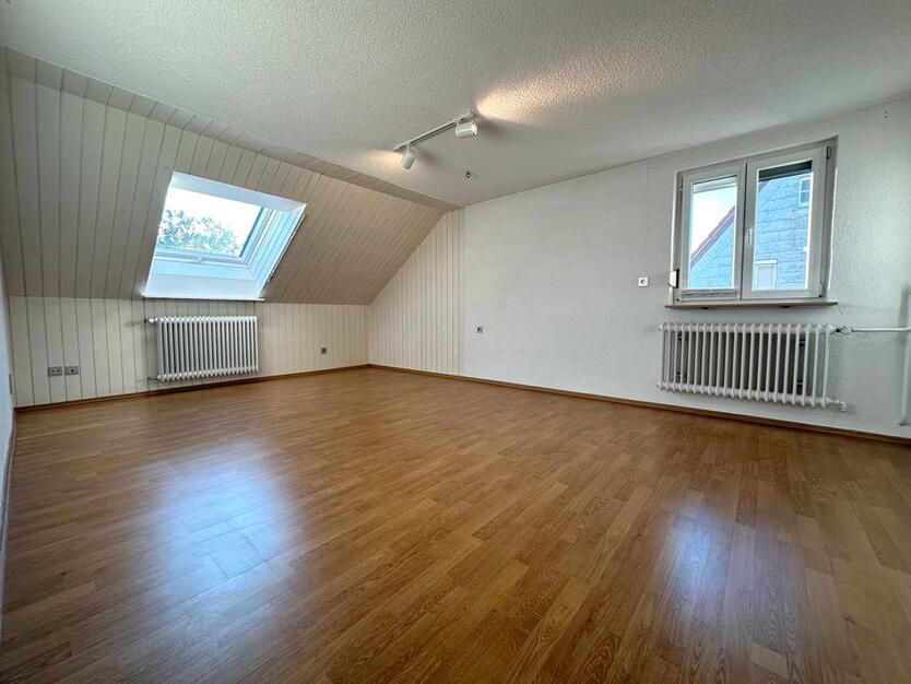 Helle 2 Zimmer Wohnung zu vermieten