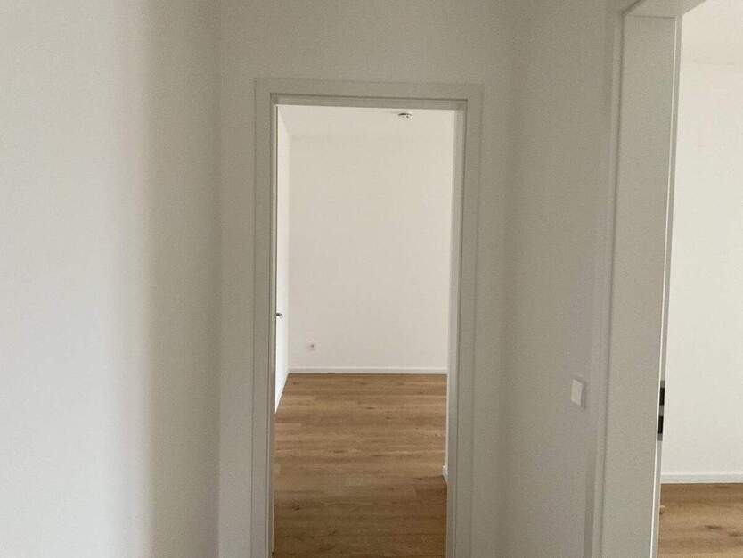 Achtung nur mit WBS!! Neubauwohnung mit Loggia, guter Schnitt, Parkett, Tageslichtbad, Aufzug 3 zimmer