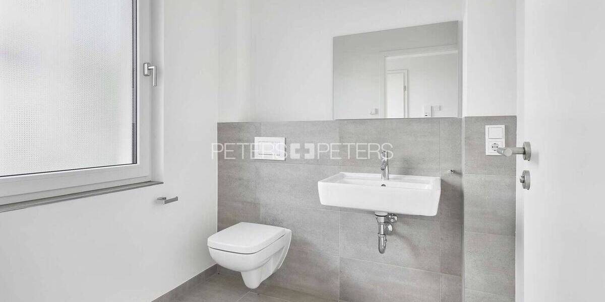 Etagenwohnung Schwerin Werdervorstadt - 5 Zimmer, 134 m&sup2;, 1.499&euro; | Angebot:26066103