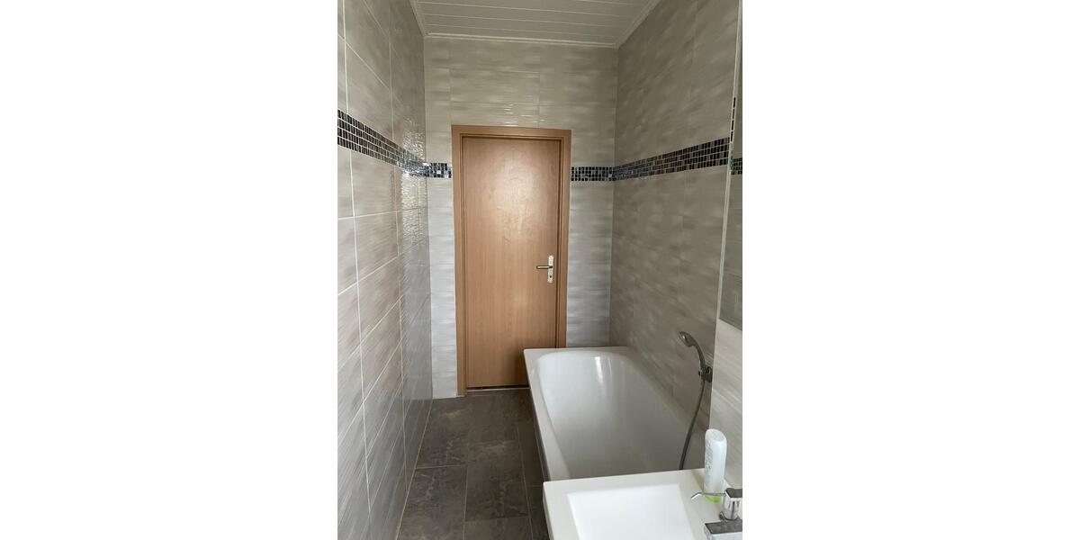 Etagenwohnung Merseburg - 4 Zimmer, 75 m&sup2;, 487&euro; | Angebot:25723598