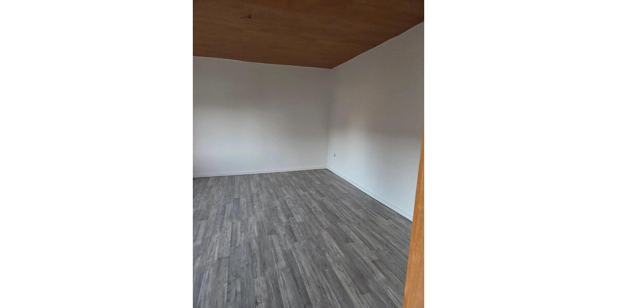 Etagenwohnung Klipphausen - 1.5 Zimmer, 39 m&sup2;, 250&euro; | Angebot:24788046