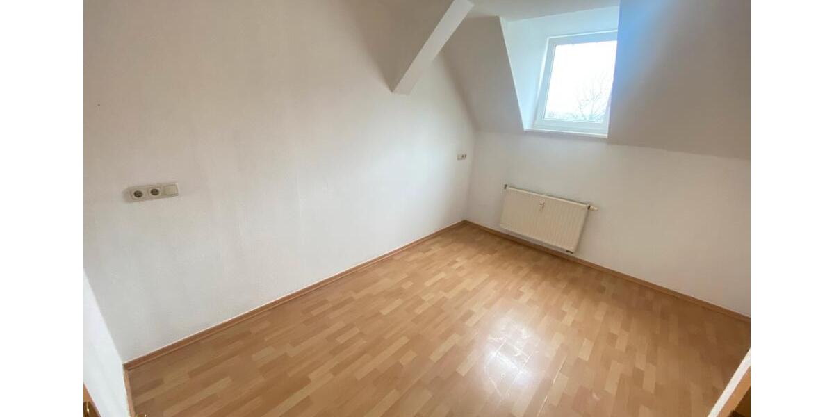 Dachgeschoßwohnung Meuselwitz - 2 Zimmer, 68 m&sup2;, 578&euro; | Angebot:24398752