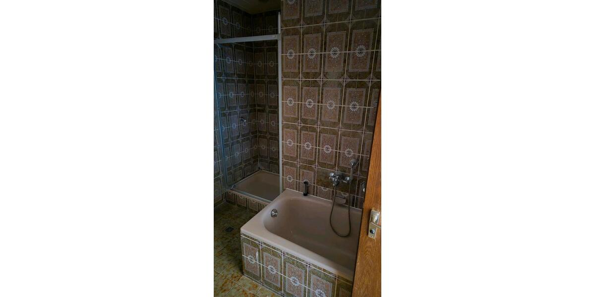 Etagenwohnung Pfullingen - 4 Zimmer, 160 m&sup2;, 1.850&euro; | Angebot:25615132