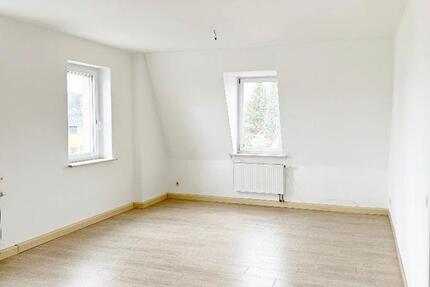 Wohnung Nünchritz - 4 Zimmer, 94 m&sup2;, 625&euro; | Angebot:25979087