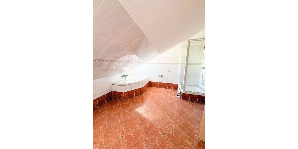 Etagenwohnung Großenhain Zschieschen - 3 Zimmer, 84 m&sup2;, 629&euro; | Angebot:27199803
