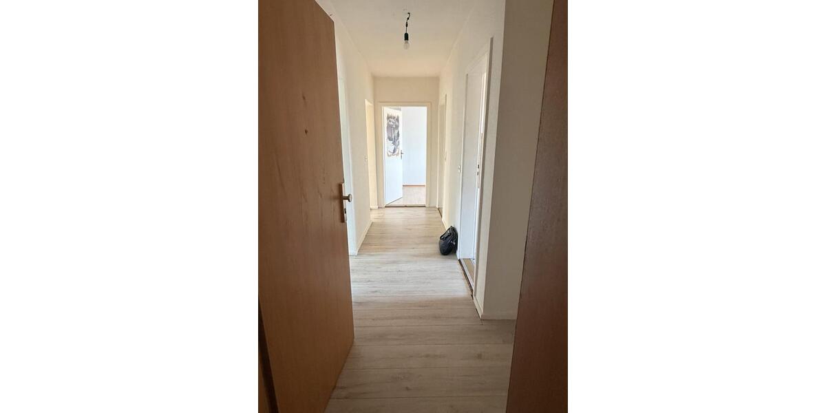 Etagenwohnung Plattenburg - 3 Zimmer, 70 m&sup2;, 650&euro; | Angebot:25363267