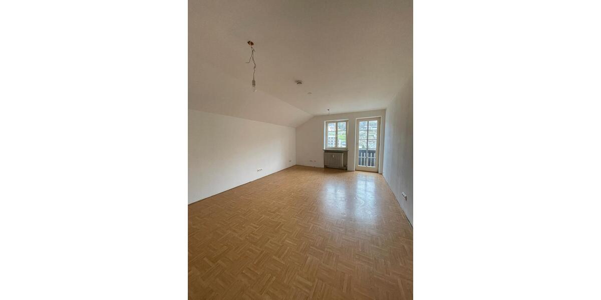 Etagenwohnung Burghausen - 2 Zimmer, 65 m&sup2;, 520&euro; | Angebot:25964156