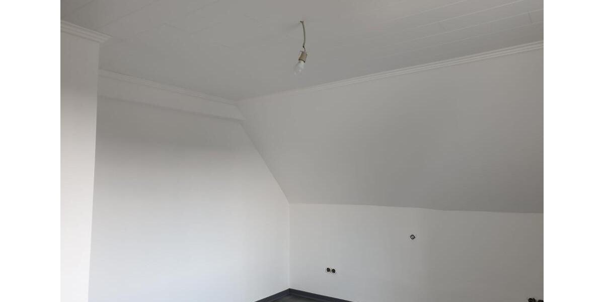 Dachgeschoßwohnung Wirges - 3 Zimmer, 90 m&sup2;, 900&euro; | Angebot:24832908