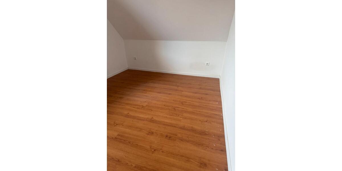 Dachgeschoßwohnung Langenhagen - 3 Zimmer, 61 m&sup2;, 750&euro; | Angebot:25249085