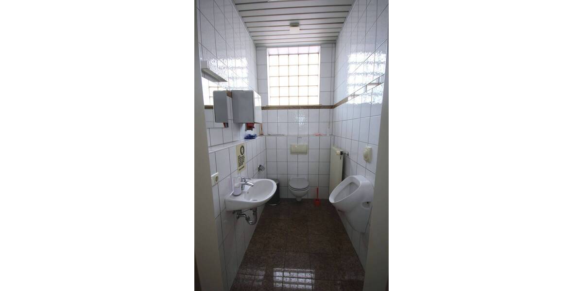 Gewerbeobjekt Landshut Industriegebiet - 2 Zimmer, 286 m&sup2;, 1.500&euro; | Angebot:19335785