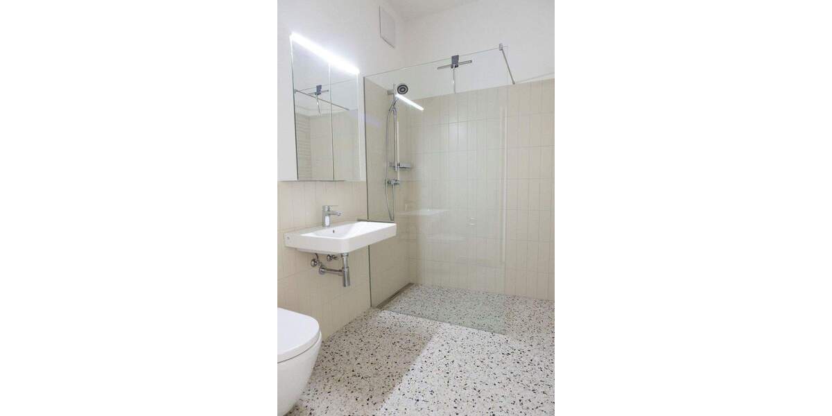 Etagenwohnung Waldshut-Tiengen Waldshut - 2 Zimmer, 55 m&sup2;, 1.350&euro; | Angebot:25720630