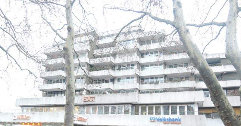 Helle, gepflegte und seniorengerechte Etagenwohnung mit Fahrstuhl und großer Dachterrasse direkt in der Innenstadt 3 zimmer