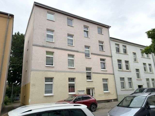 Etagenwohnung Güstrow - 4 Zimmer, 100 m&sup2;, 850&euro; | Angebot:27001621