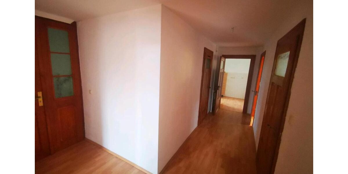 Etagenwohnung Weißenfels - 4 Zimmer, 111 m&sup2;, 660&euro; | Angebot:24533946