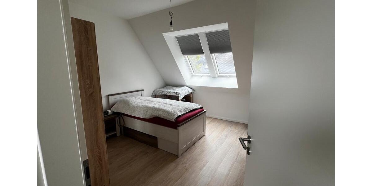 Dachgeschoßwohnung Stapelfeld - 3 Zimmer, 104 m&sup2;, 1.878&euro; | Angebot:26531926
