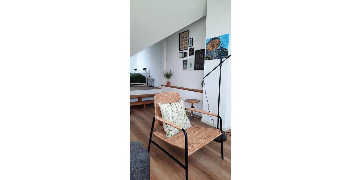 Möblierte Dachgeschosswohnung auf Zeit zu vermieten 1 zimmer