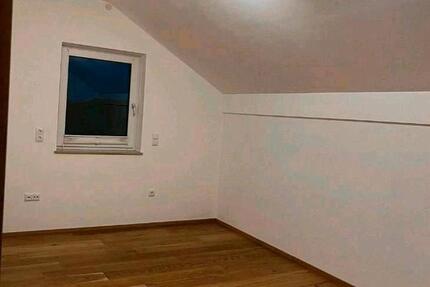 Wohnen auf Zeit Winhöring - 4 Zimmer, 150 m&sup2;, 775&euro; | Angebot:25961512