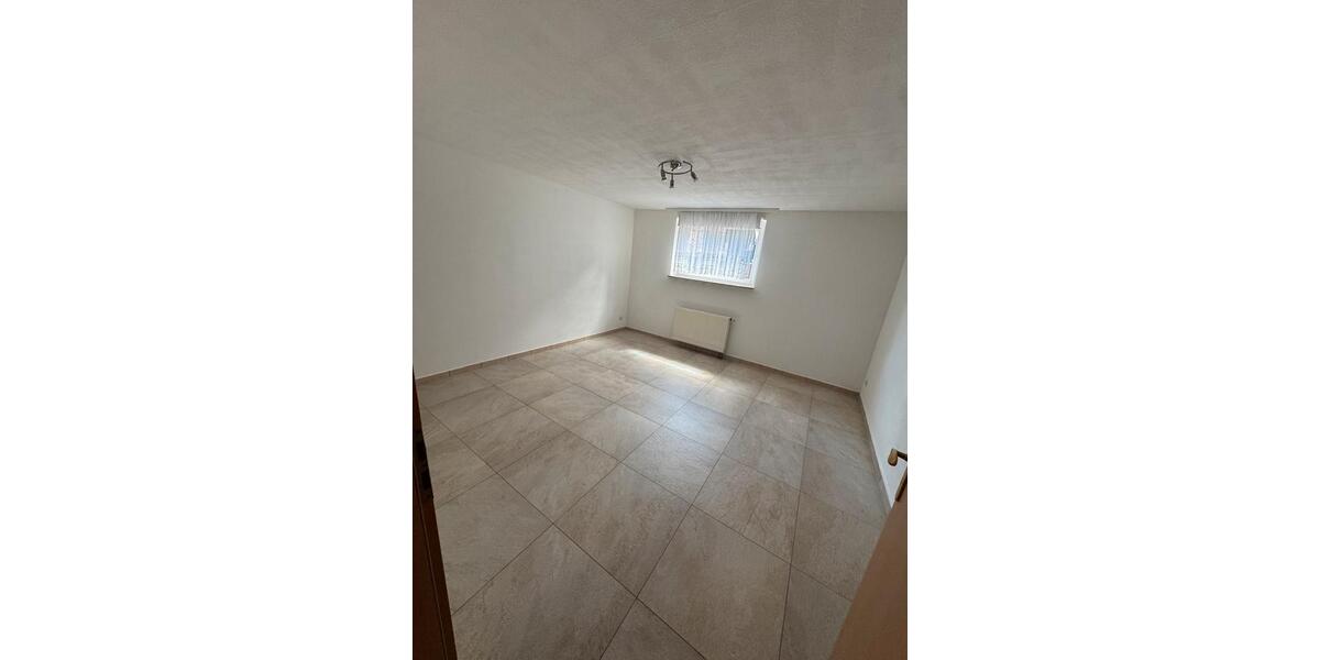 Etagenwohnung Lehrte - 3 Zimmer, 122 m&sup2;, 800&euro; | Angebot:26612180