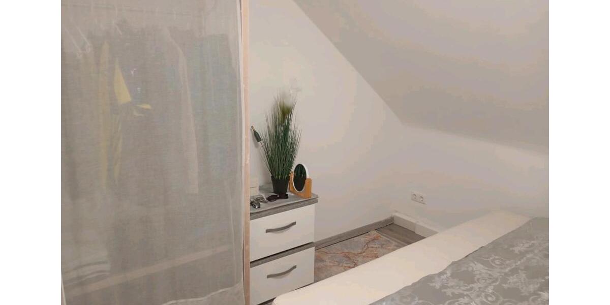 Dachgeschoßwohnung Hameln Kernstadt - 3 Zimmer, 65 m&sup2;, 490&euro; | Angebot:26588544