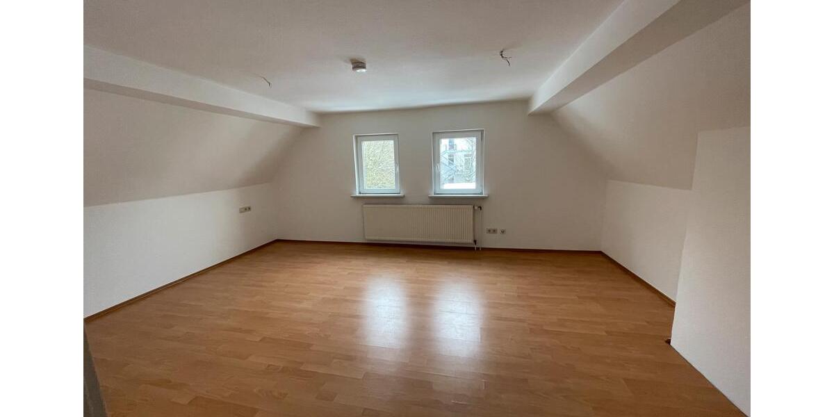 Dachgeschoßwohnung Horn-Bad Meinberg Bad Meinberg - 4 Zimmer, 84 m&sup2;, 630&euro; | Angebot:24802203