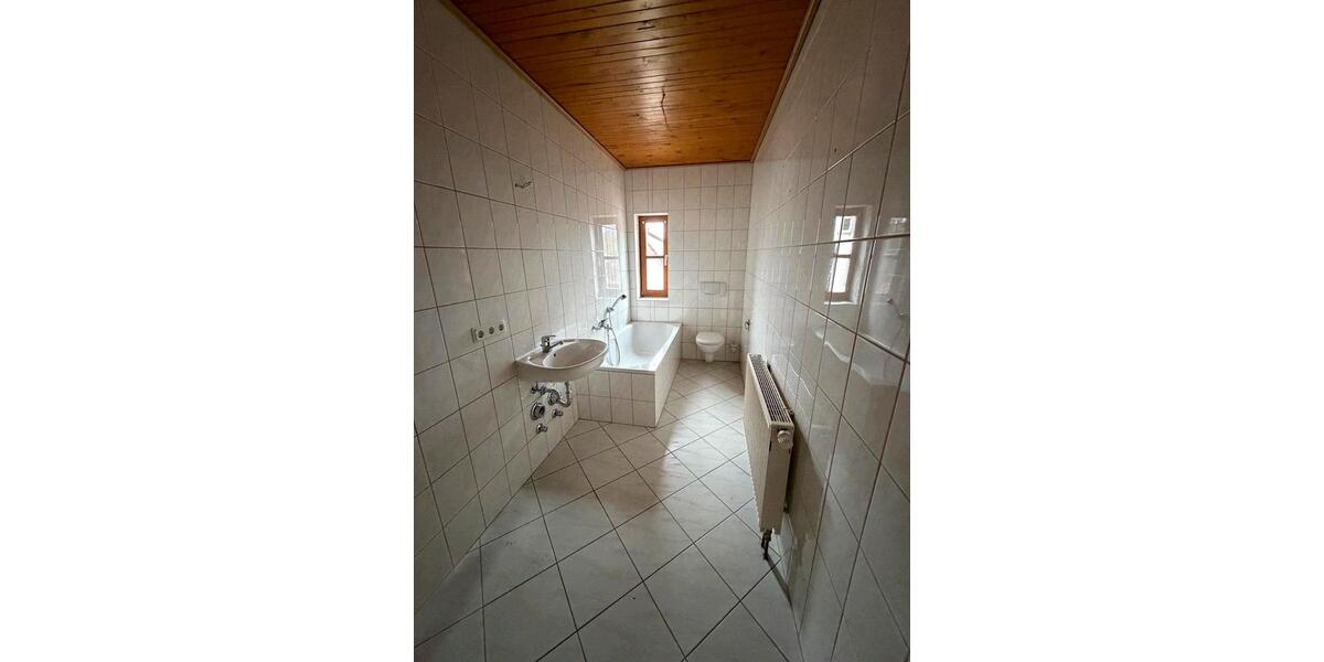 Etagenwohnung Floh-Seligenthal Seligenthal - 3 Zimmer, 80 m&sup2;, 790&euro; | Angebot:25637378