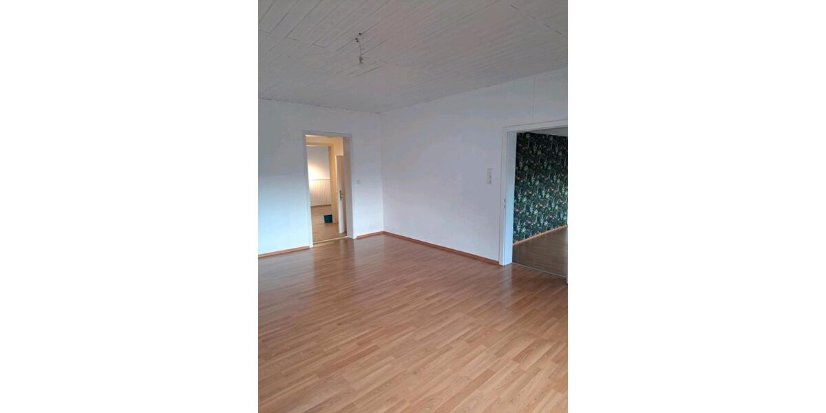 Etagenwohnung Overath - 3 Zimmer, 100 m&sup2;, 9&euro; | Angebot:23806876