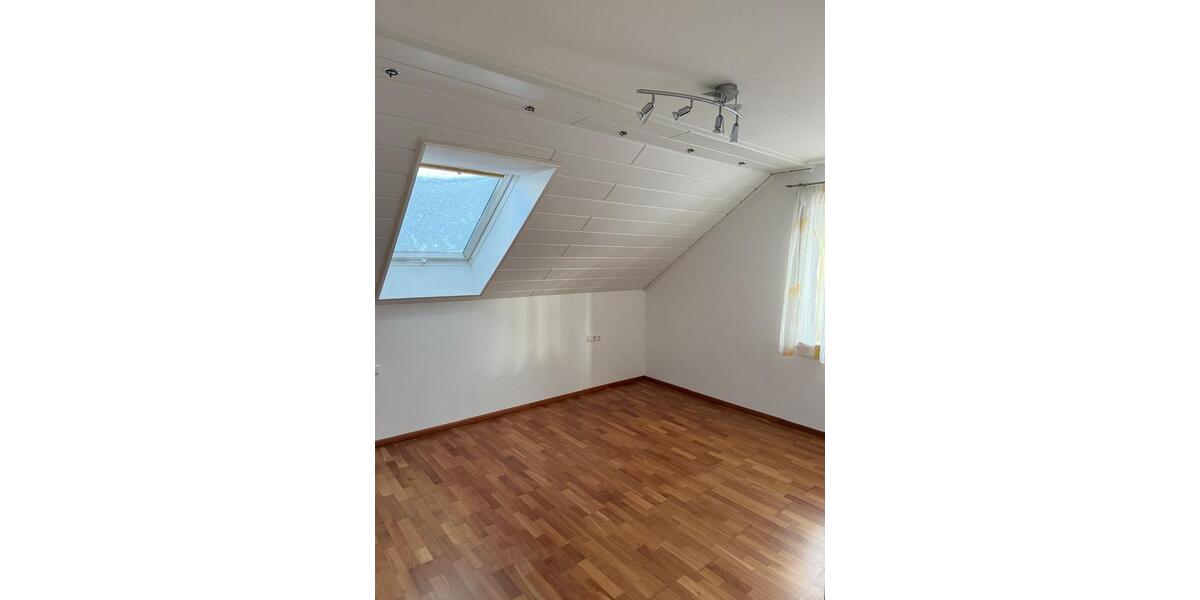 Dachgeschoßwohnung Crailsheim - 2 Zimmer, 96 m&sup2;, 950&euro; | Angebot:23739443