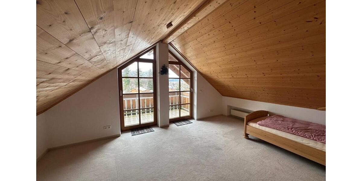Dachgeschoßwohnung Kochel am See - 3 Zimmer, 120 m&sup2;, 1.620&euro; | Angebot:26152284