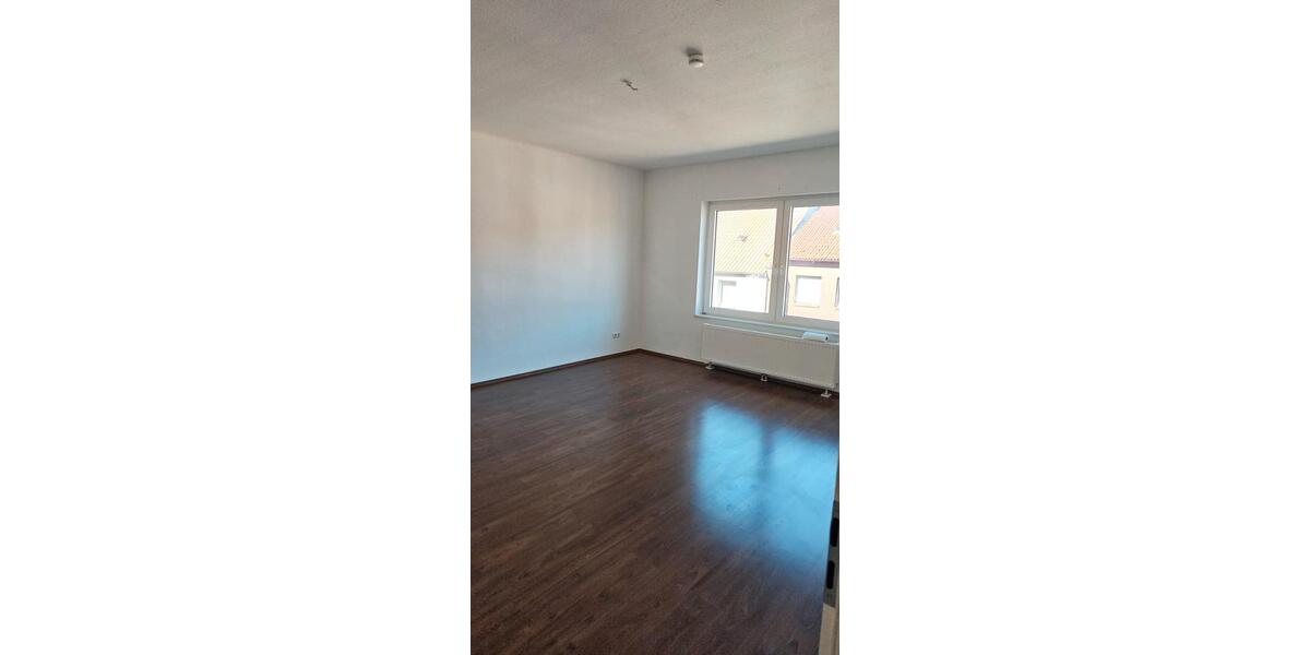 Etagenwohnung Wilhelmshaven - 4 Zimmer, 123 m&sup2;, 820&euro; | Angebot:26195416