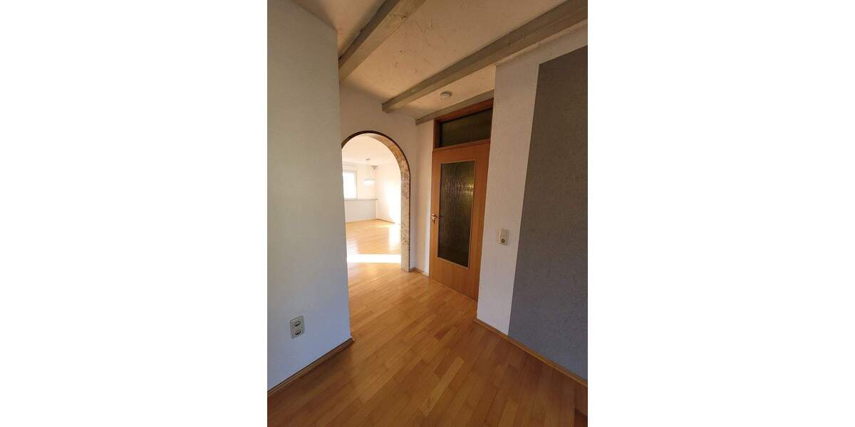 Etagenwohnung Kirchheim - 4 Zimmer, 130 m&sup2;, 980&euro; | Angebot:25845446