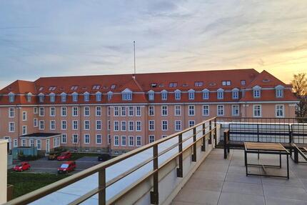 3-Zi. Wohnung mit großer Dachterrasse, Einbauküche, 2 TG-Stellplätzen 3 zimmer