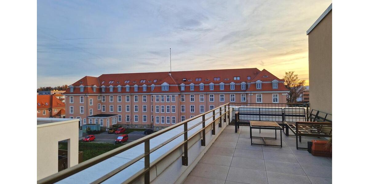 3-Zi. Wohnung mit großer Dachterrasse, Einbauküche, 2 TG-Stellplätzen 3 zimmer